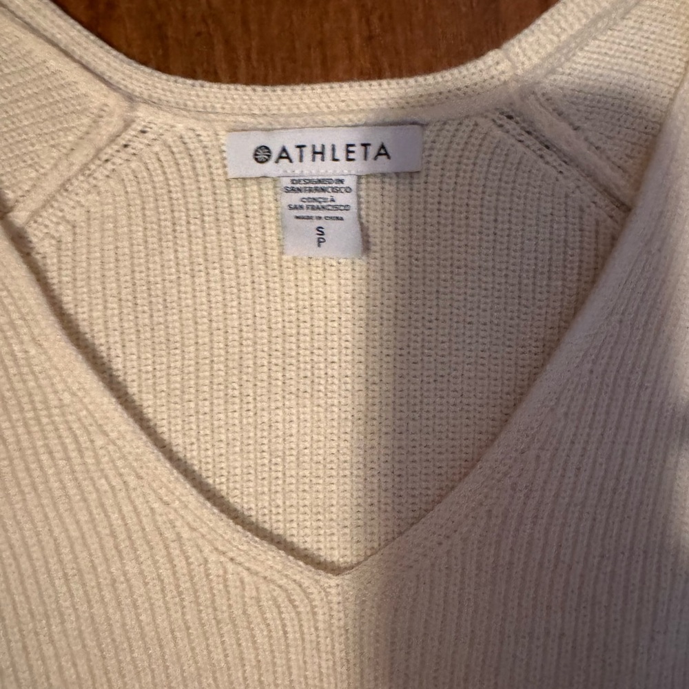 Athleta Women's Cream V-Neck Pullover Sweater